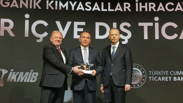 Ciner Grubu CEO'su Usta: Yüzde 100 katma değerli ihracat yapıyoruz